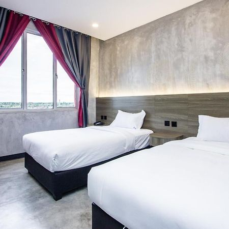 Sri Indar Hotel & Suites باريت بونتار المظهر الخارجي الصورة