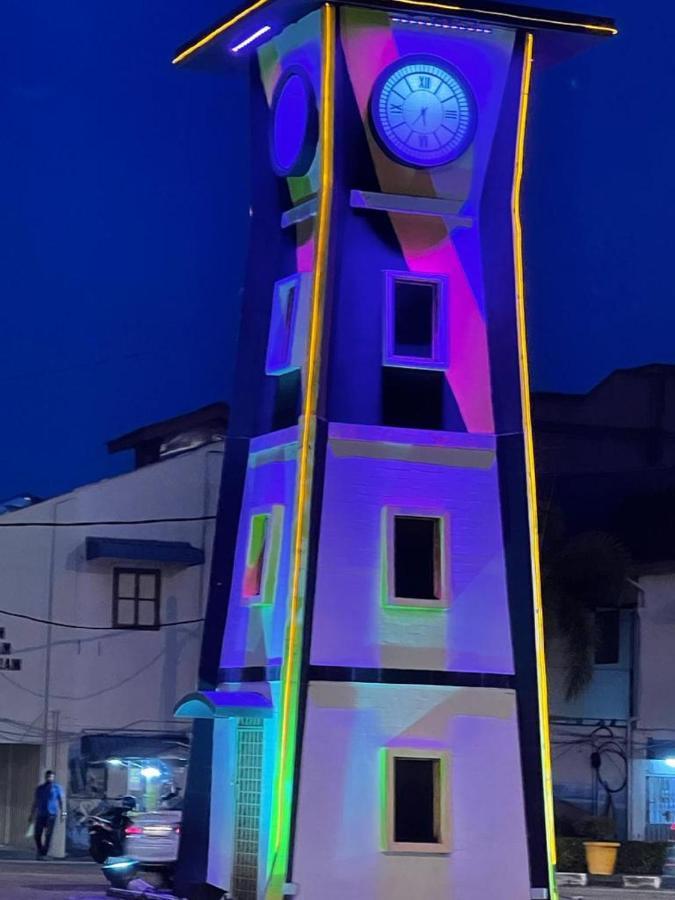 Sri Indar Hotel & Suites باريت بونتار المظهر الخارجي الصورة