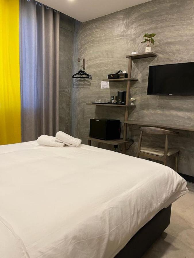 Sri Indar Hotel & Suites باريت بونتار المظهر الخارجي الصورة